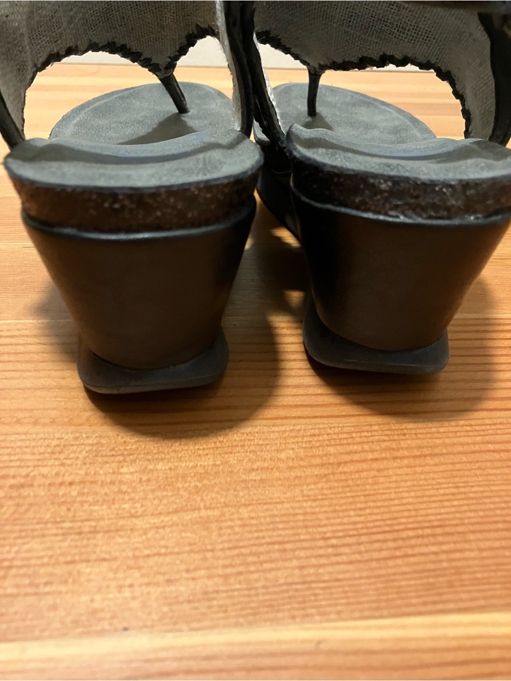 Off The Beaten Track Wedge Sandals size 10 - Picture 7 of 10